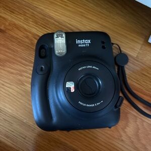 Polaroid Camera + 3 film frames